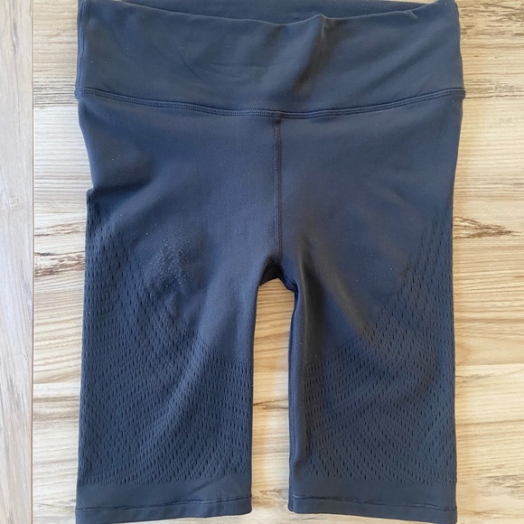 lululemon athletica Pants - Reveal Short Digital Rain Graphite Grey GUC